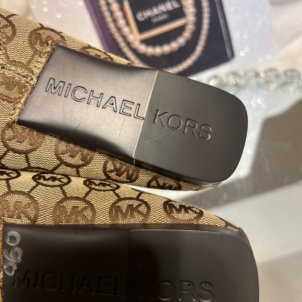 Michael Kors Brown Moccasin  canvas and leather Flats  women size 6M - Picture 9 of 9